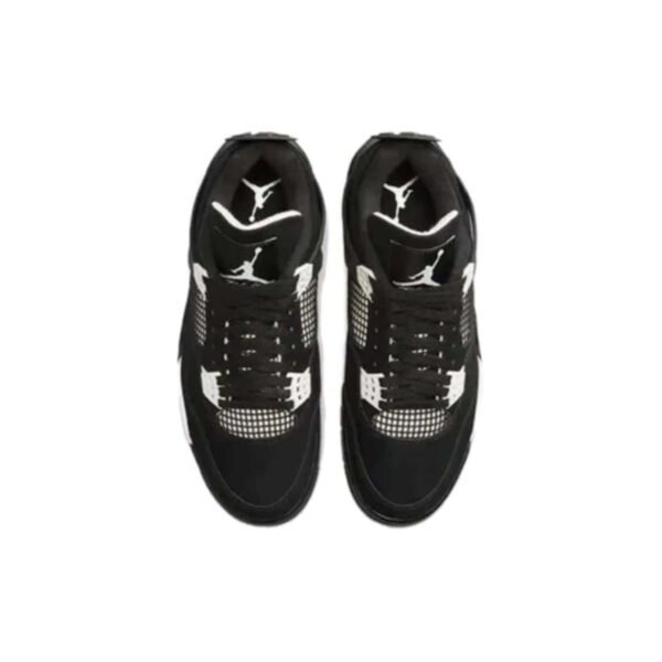 Jordan4_WhiteThunder_fd9582bd-cd5e-4d77-8761-3a08a6ddccd0