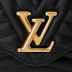 Louis Vuitton NEW WAVE CHAIN BAG MM BLACK
