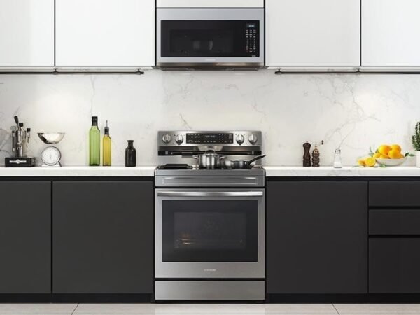 Samsung 6.3 cu. ft. Smart Freestanding Electric Range with No-Preheat Air Fry NE63A6711SS